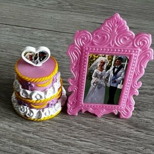 Vintage Barbie Mini Wedding Cake And Barbie Ken Picture